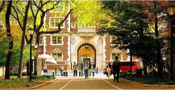 宾大由本杰明·富兰克林创建于1740年，是美国第四古老的高等教育机构
