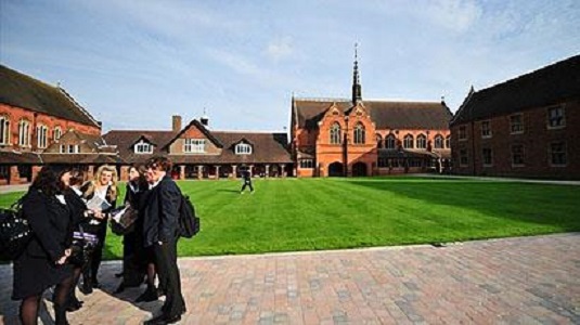 英国就业能力较好的十所大学.jpg